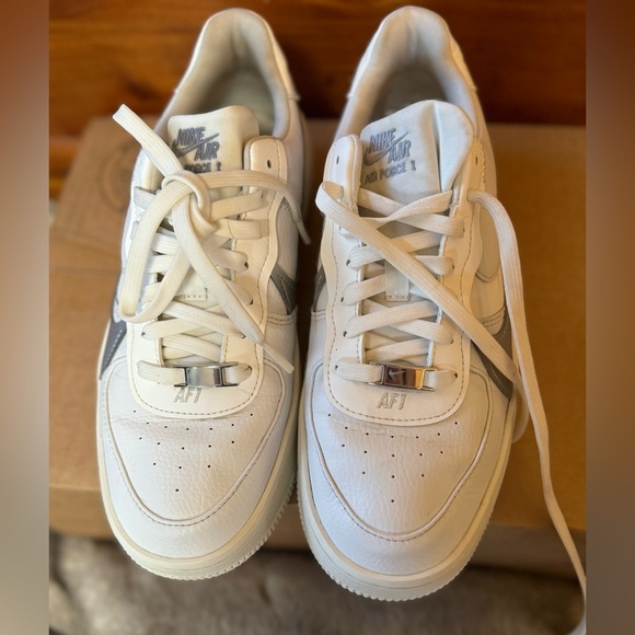 Nike Women's Platform Shoes in White and Silver - Picture 4 of 10